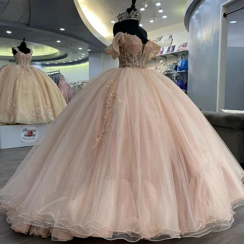 

Blush Pink Illusion Beading Sequined Quinceanera Dresses Ball Gown Off The Shoulder Appliques Lace Corset Vestidos De 15 Años