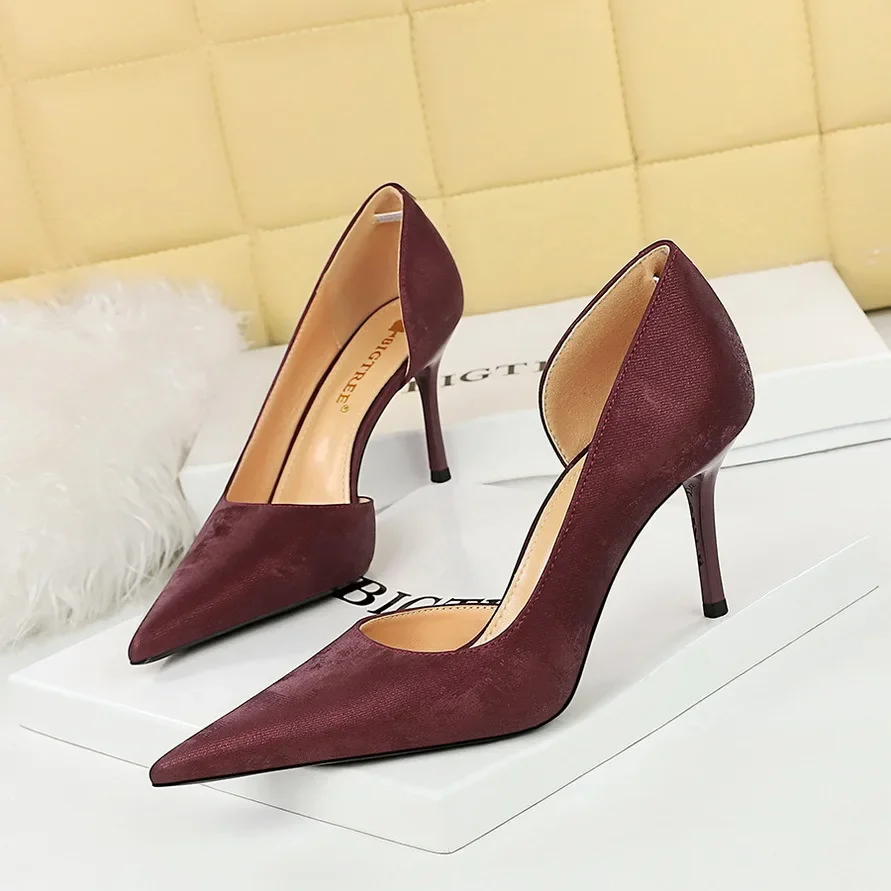 Vintage Women's High Heel Shoes Thin Heel Pointed Toe Fabric Side Hollow Out Single Shoe High Shoes 2