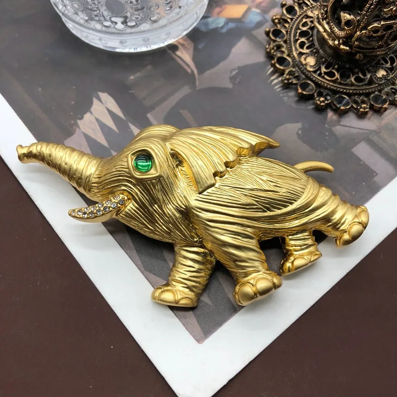 European and American retro, rich and auspicious elephant brooch and necklace