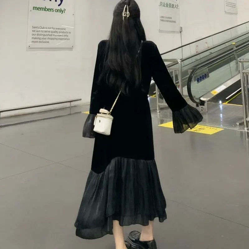 فستان نسائي متوسط الطول بأكمام مضيئة أحادية اللون...