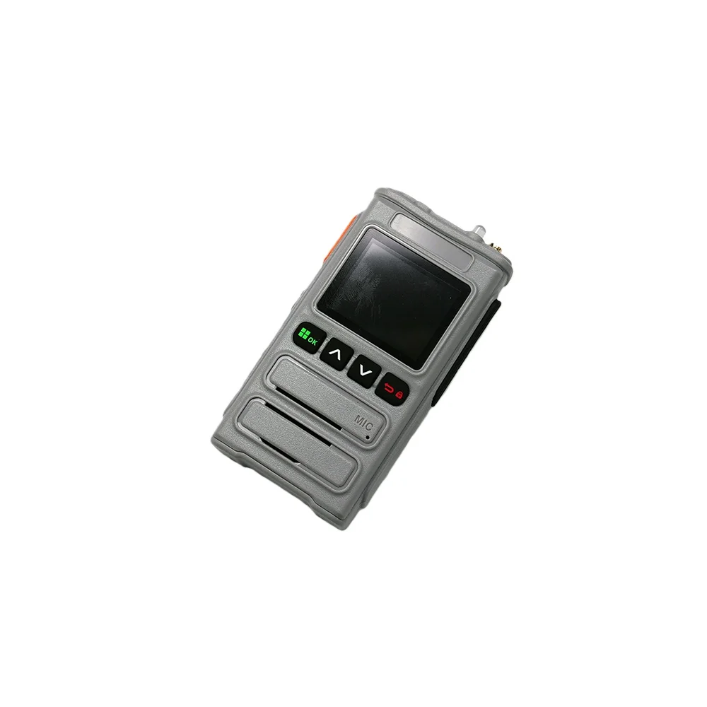 Détecteur Skydroid S12 en main, montrant sa taille compacte et son antenne rétractable