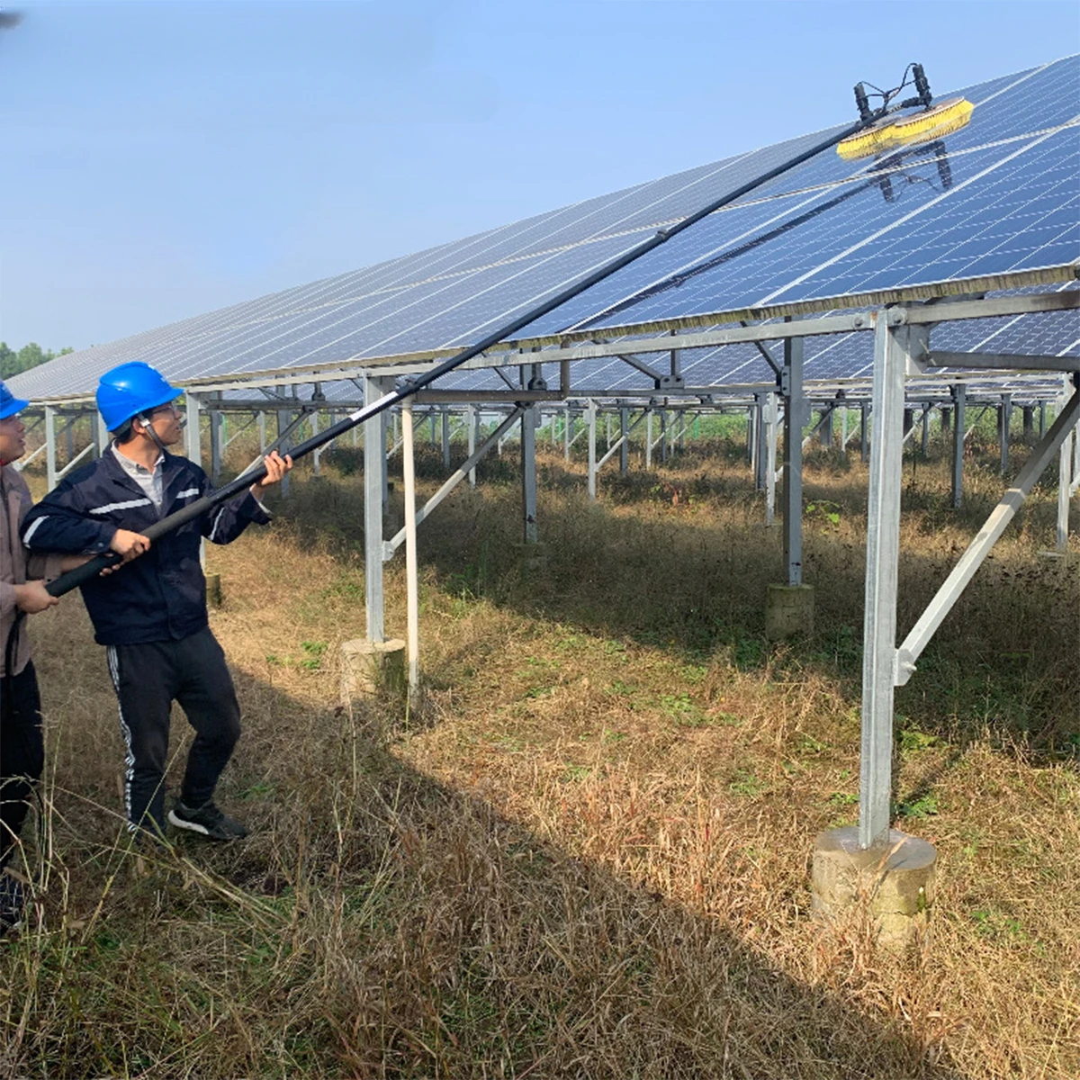

Solar Panel Cleaning Equipment Rotating 7.2m Length Solar Elektric Pv Brush For Solar Farm Cleaning To Clean Solar Panels
