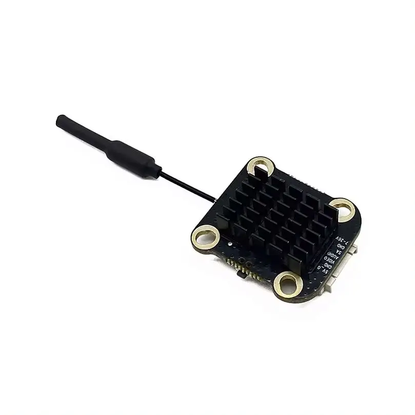 Côté de l'émetteur vidéo 5.8G 1W 48CH VTX 1000mW IPEX4 pour FPV drone, ports et interrupteur visibles.