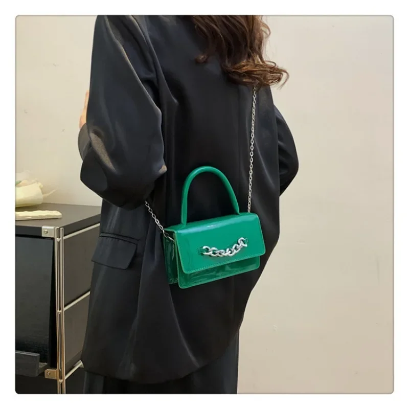 

B Niche Design New Trendy Minimalist Box Crossbody Bag Women's Chain Stylish Small Square Shoulder Bag Solid Color Shoulder Bag