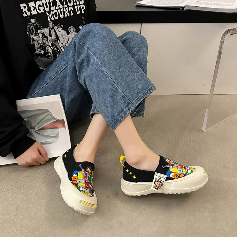 Women Platform Vulcanized Shoes 2023 New Woman Thick Sole Canvas Loafers Fashion Graffiti Sneakers Outdoor Flats Sports Shoes