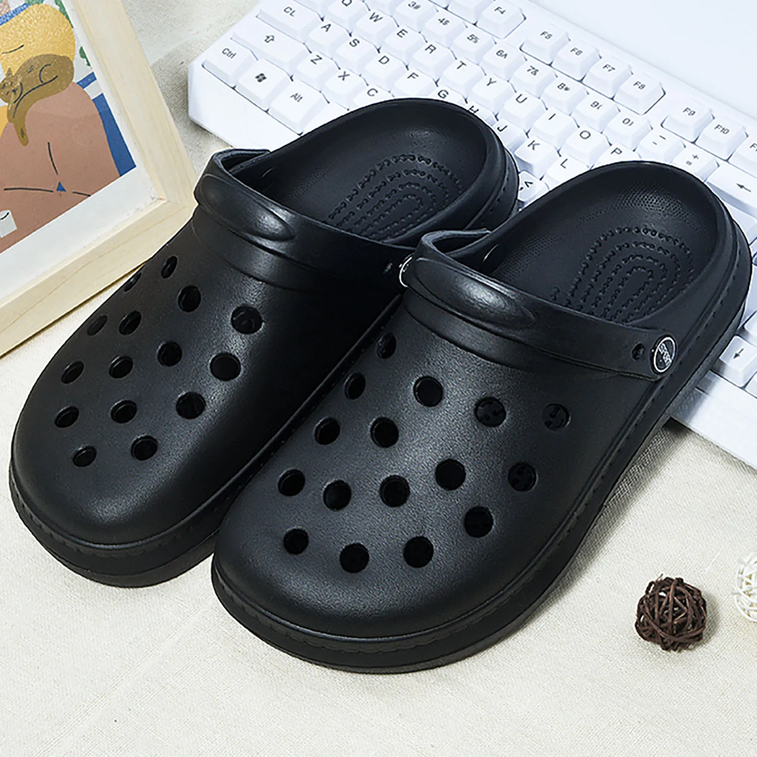 

Hot Men's Sandals Great for Summer Outdoor Shoes Beach Sports Garden Shoes Soft Sole Comfortable Hollow Beach Sandals