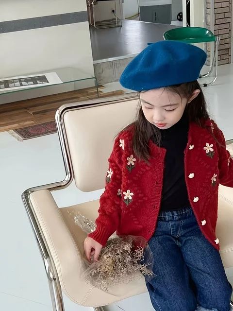 Cardigan pull pour filles printemps et automne nouveau style coréen à la mode pour enfants, veste tricotée à fleurs brodées, tendance pour grands enfants 1