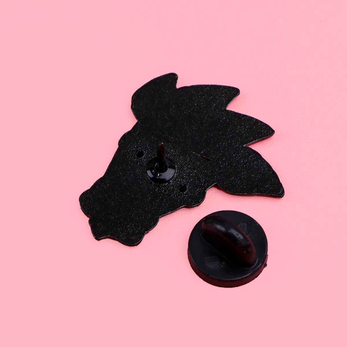 Wolf Enamel Pin Cool Brooch Pines Lapel Pins Badge on Backpack Clothing Accessories Fashion Jewelry Game Lover Gifts