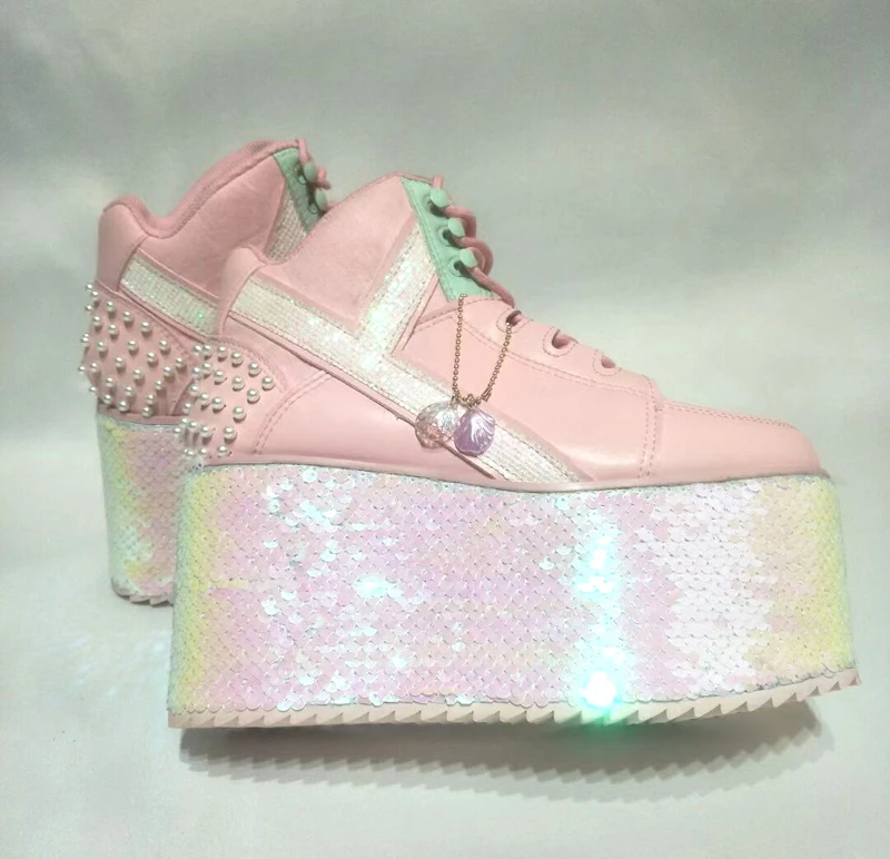 

Туфли в стиле "Лолита" на плоской платформе с жемчужинами и круглым носком