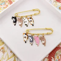 Kids Creative Cat Enamel Pins Cute Cat Breast Pins Black and White Orange Grey Pink Cat Breast Pins Lapel Badge Animal Jewelry