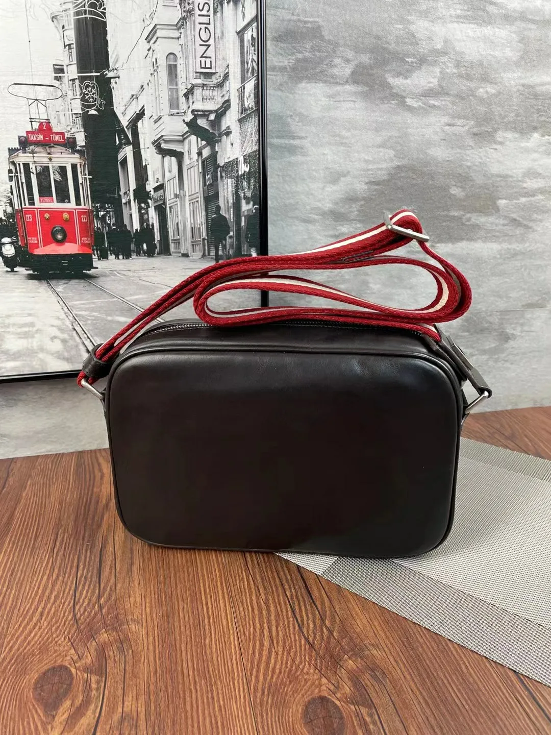 Fashion B Design Shoulder Bag Men's Casual Business Commuter Shoulder Bag Crossbody Bag Genuine Leather Quality Chest Bag