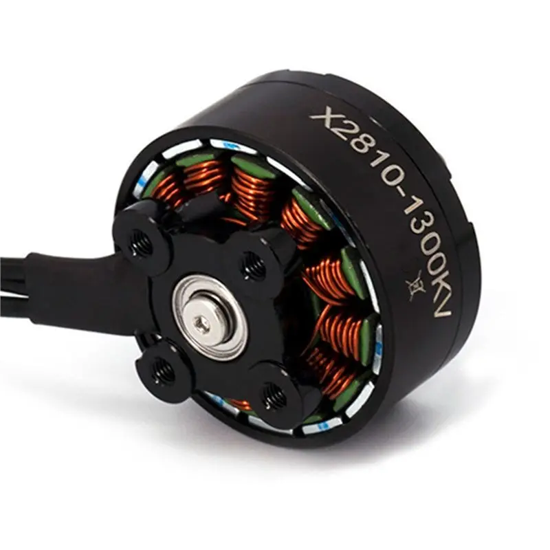 Détail des pales d'hélice montées sur le moteur E-POWERRC X2810 1300KV.
