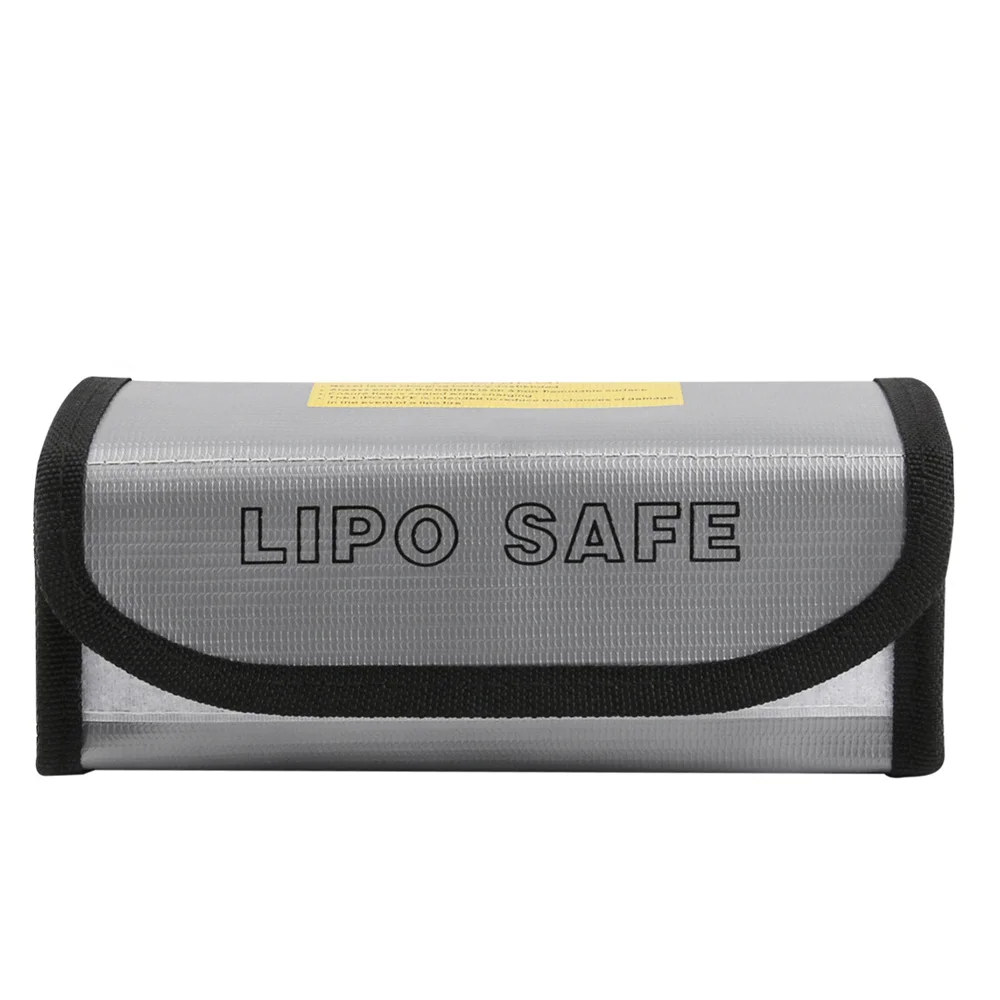 Sac ignifuge pour batterie Lipo de taille 185x75x60mm, idéal pour stocker et transporter vos accus en toute sécurité.