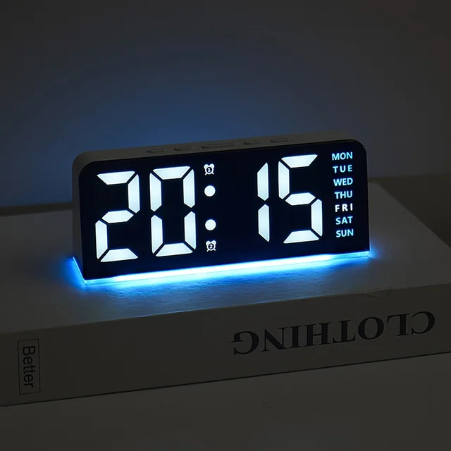 Sveglia digitale alimentata tramite USB con luce d'atmosfera Doppio sveglia Snooze Orologio da tavolo 4 livelli di luminosità Orologio elettronico a LED 12/24 ore 1