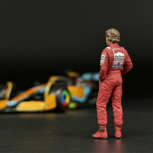 1/64スケールアイルトン · セナフィギュアとF1レーシングカー