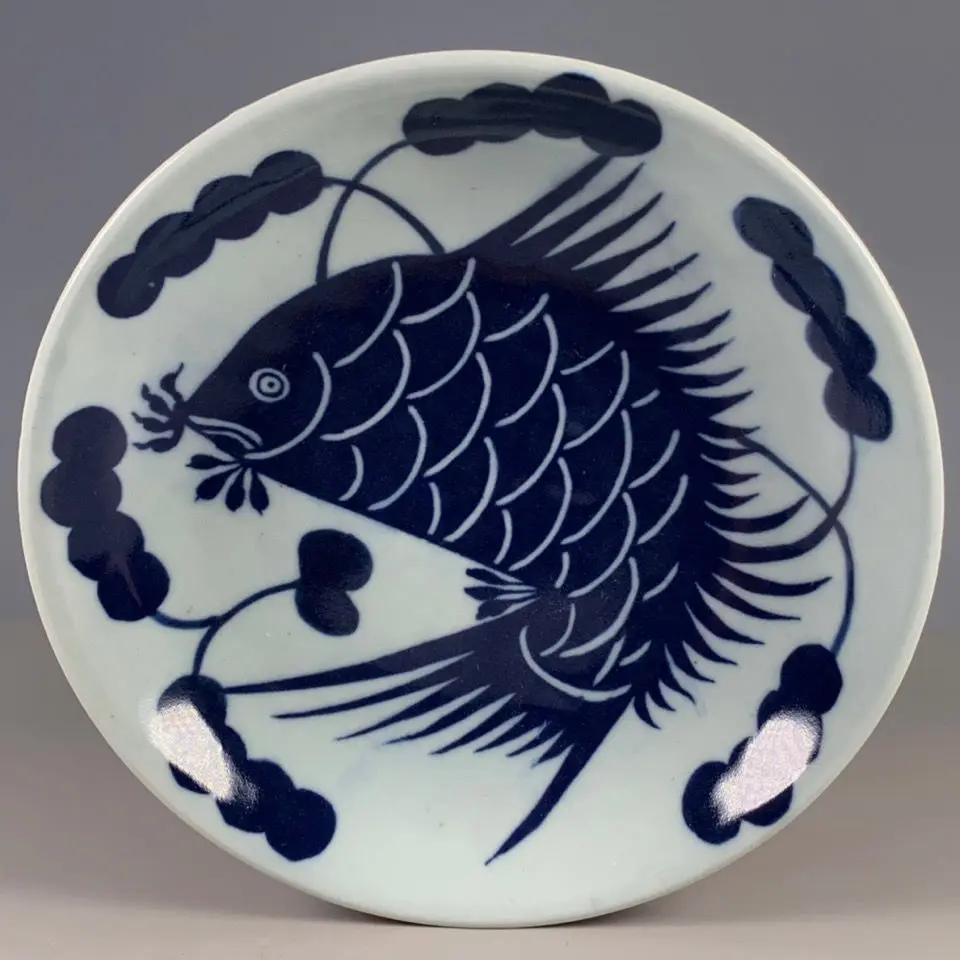 

Chinese old hand-painted blue and white every year more than patterned small plate full of old porcelain