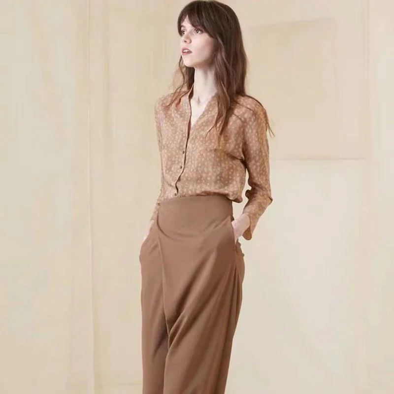 

2023 Summer New Georgette Silk V-Neck Spot Print Women Shirt
