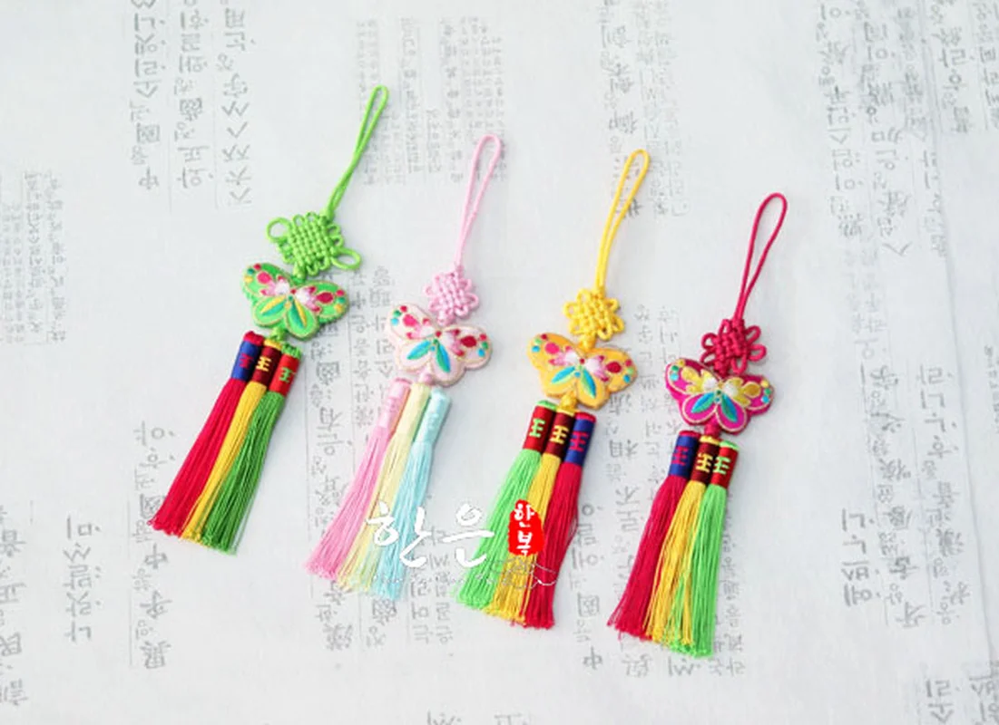 Hanbok Pendant Korean Original Imported Hanbok Embroidered Butterfly Color Strip Spike Children's Pendant Latest Pendant original korean imported children s hats 1 year old boy s birthday hats