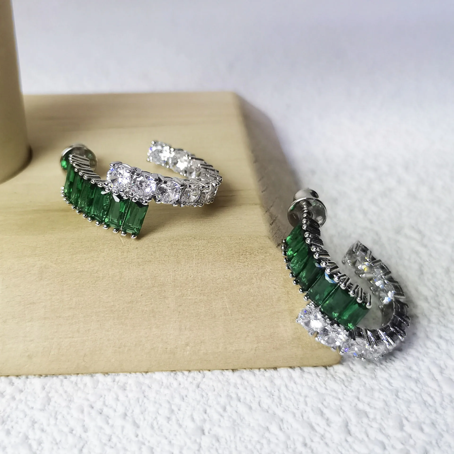 2025 새로운 트렌드 Y자형 힐링 아이스 블루 크리스탈 목걸이 팔찌 귀걸이 반지 여성용 럭셔리 주얼리 세트 로맨틱 선물