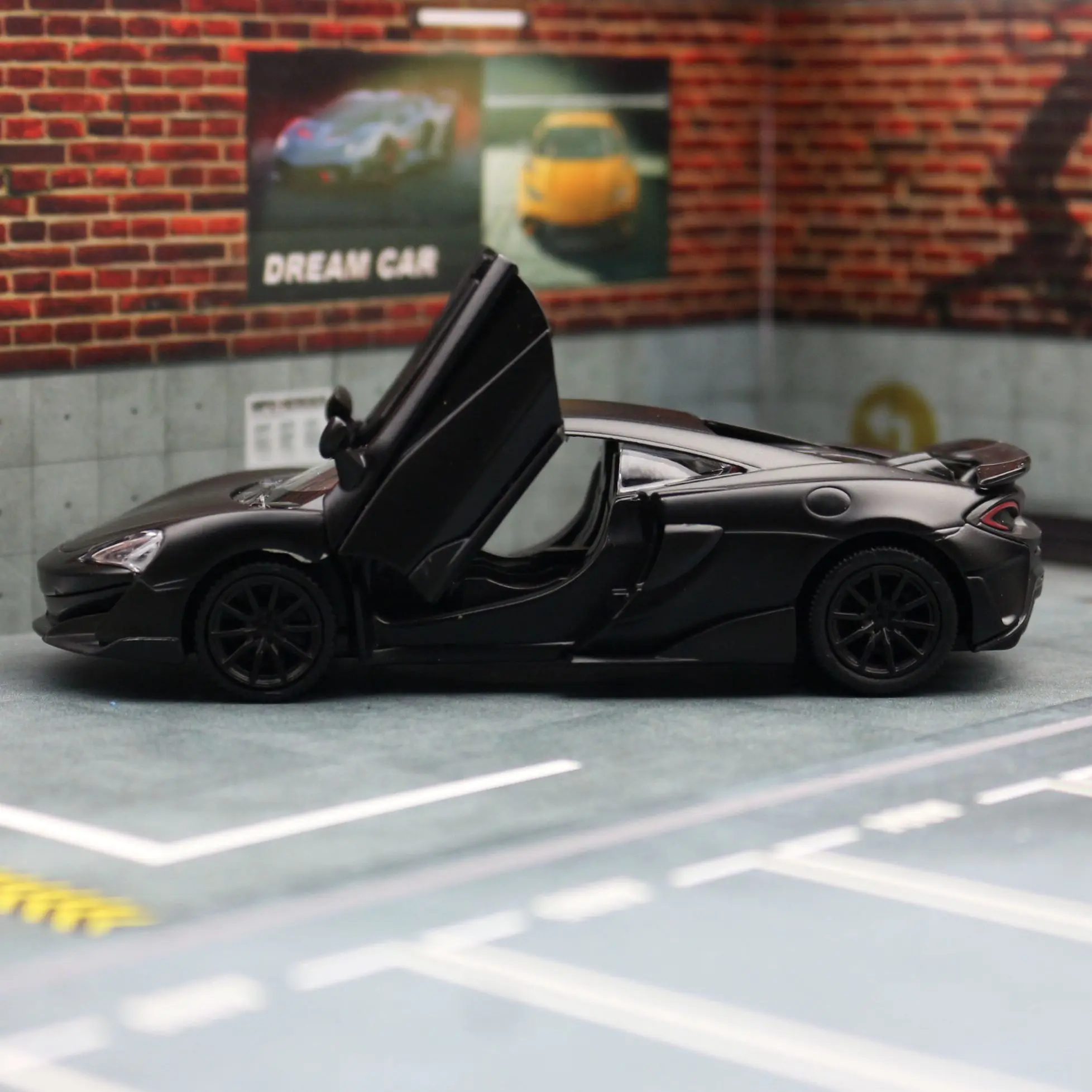 1/36 McLaren 600LT Toy Car For Children RMZ City Diecast Miniature Vehicle Model Super Pull Back Car Collection Gift for Boys 3