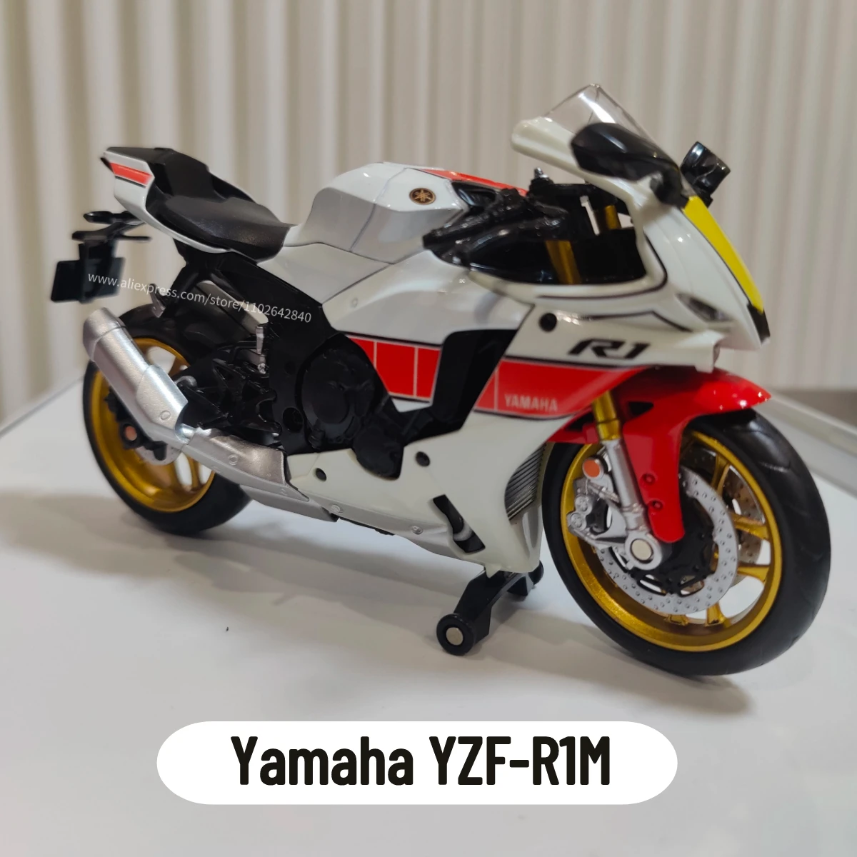Miniature moto Yamaha YZF R1 1/12