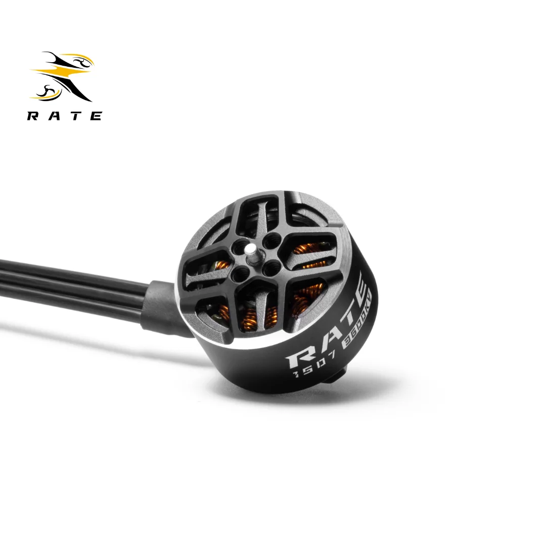 Moteur RATE 1507 3600KV 4S pour drone Whoop Cinewhoop 2.5-4 pouces FPV, installé sur un bras de drone avec l'hélice