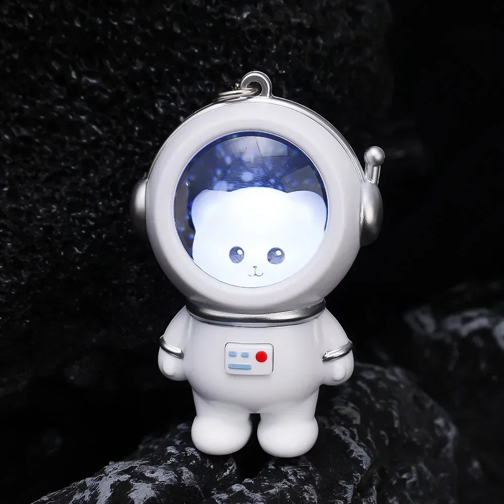 スペースマン,クマのキーホルダー,素敵なライトアップ,カワイイ