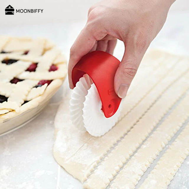 Stainless Steel Six-wheel Cookie And Noodle Cutter With Wavy Wood