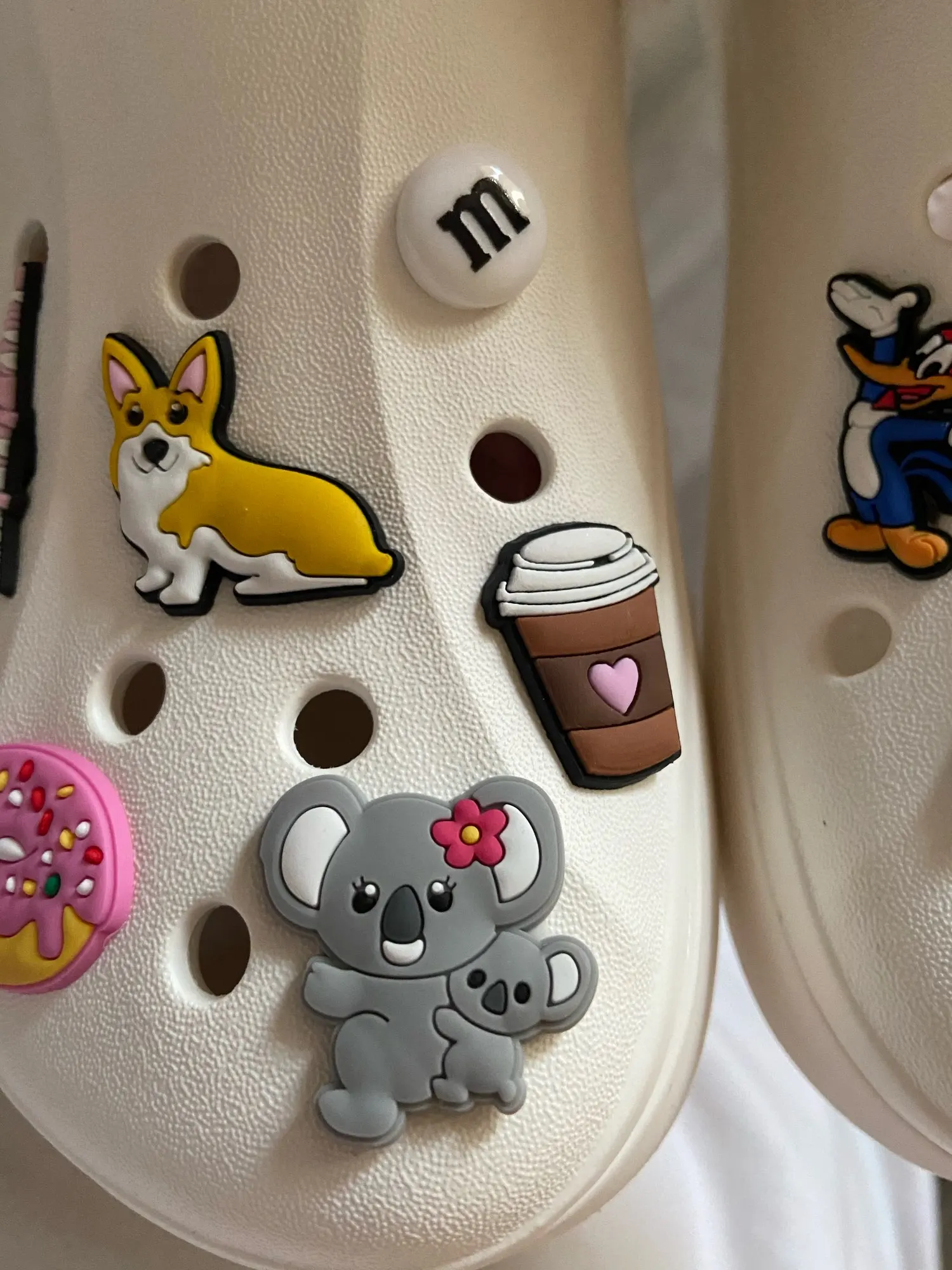 1pcs Hot Bad Bunny PVC Charms Singer Clog Pins New Album Cover Shoe Charms Fashion Shoe Decorations for Women Fans Souvenir Gift