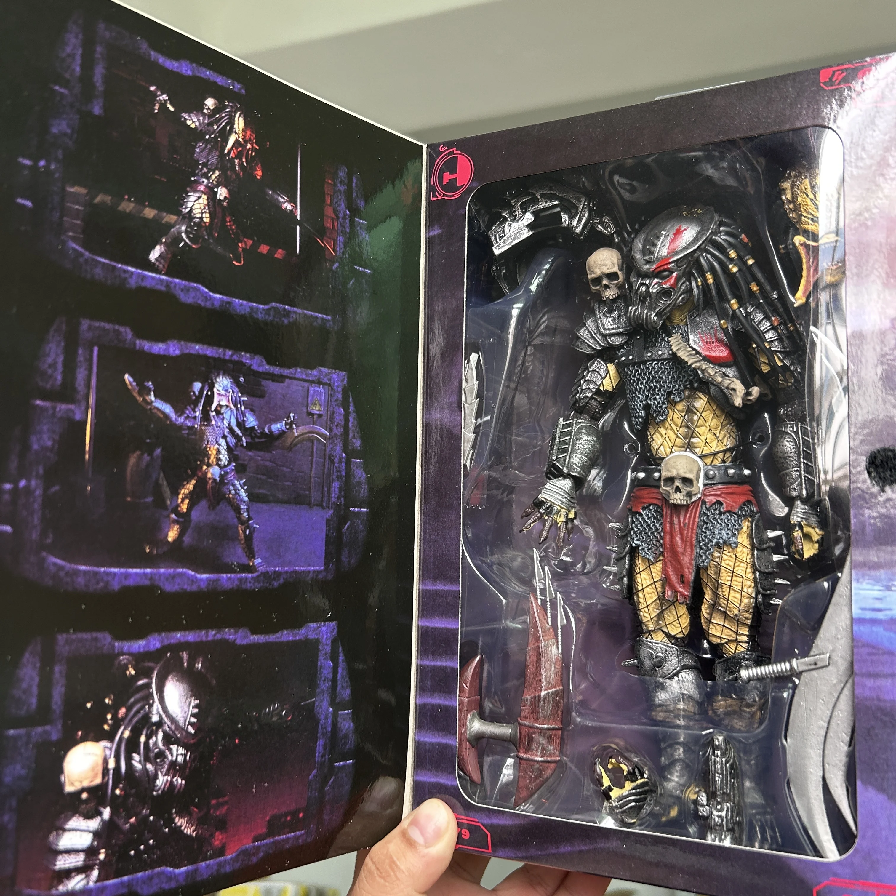 NECA - Figura Predator Deluxe Clan Leader 18 Cm - Action Figure Collezionabile - 5