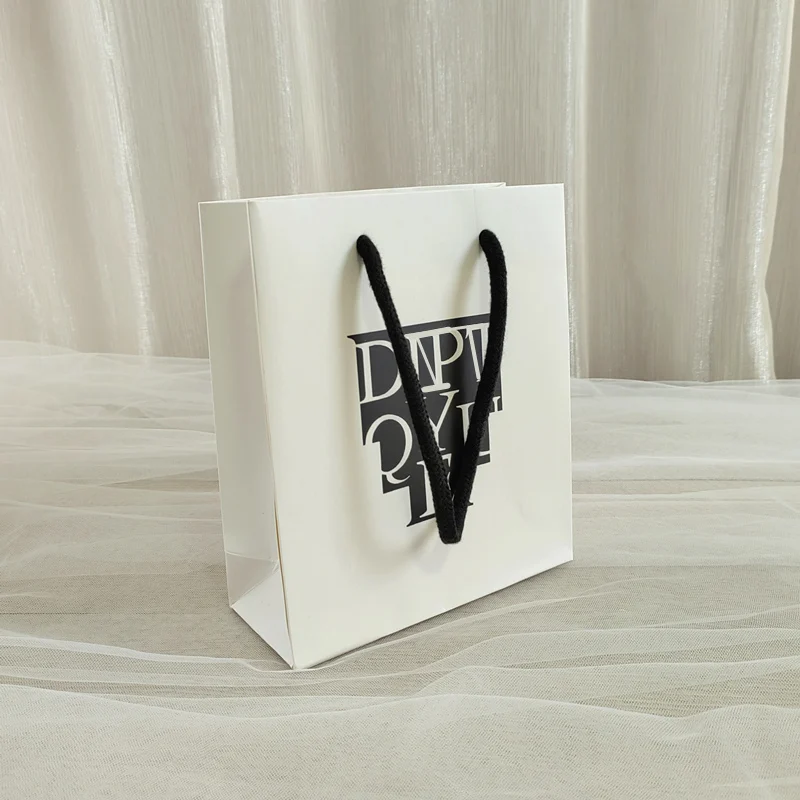 100x Paper Bag Gift Boxes Commodity Packaging Handbag Customize Logo With Frame ,Shopping Promotion Bags Wedding Gifts Wrapping 8 Sae07c8cf38b54fe08f00e323ad78adbac