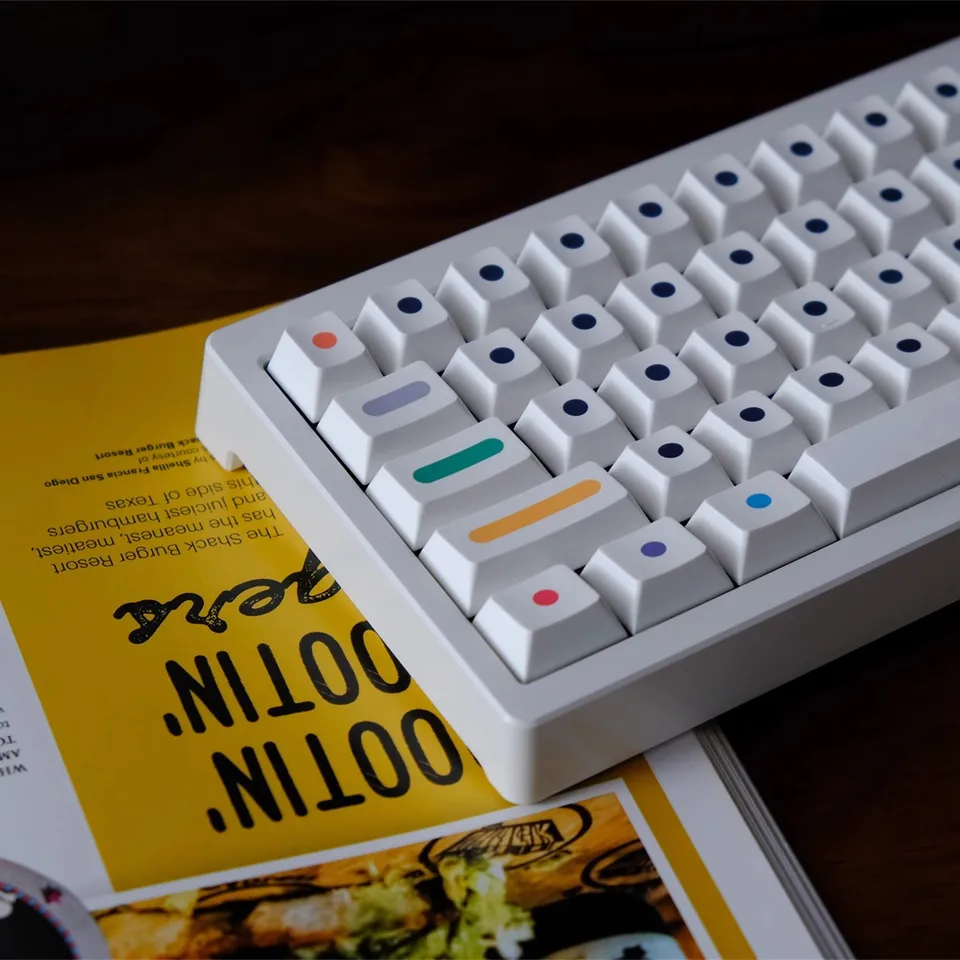 クローンgmkdotsキーキャップセット、pbt、染料サブベッド、チェリー