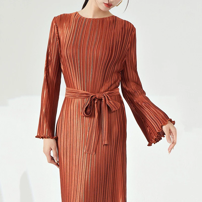 LANMREM Stringy Selvedge Pleated Dress Women's O-neck Long Sleeve Tie Design Gathered Waist Famale Clothing Autumn New 2Z2390 - Image 2