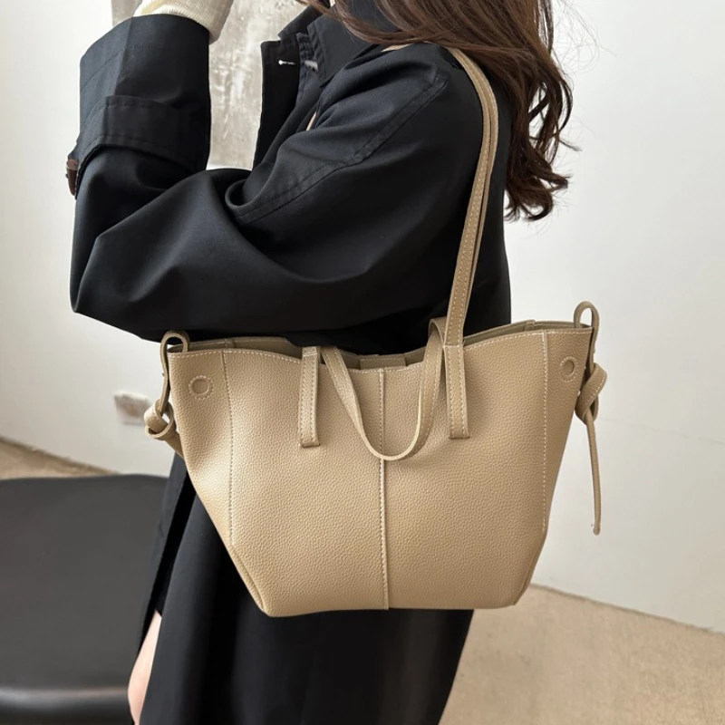 Stylish Casual Tote Bag, Large Capacity PU Leather Handbag Women Wing Bag, Fashionable Woman Bags, Commuting Armpit Shoulder Bag