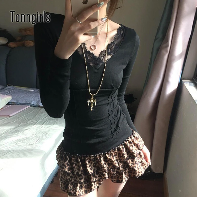 Tonngirls Sexy Spitze T Shirt Frauen V-ausschnitt Dünne Y2k Vintage Crop Tops Zurück Patchwork T-shirts Streetwear Koreanischen Stil T Tops