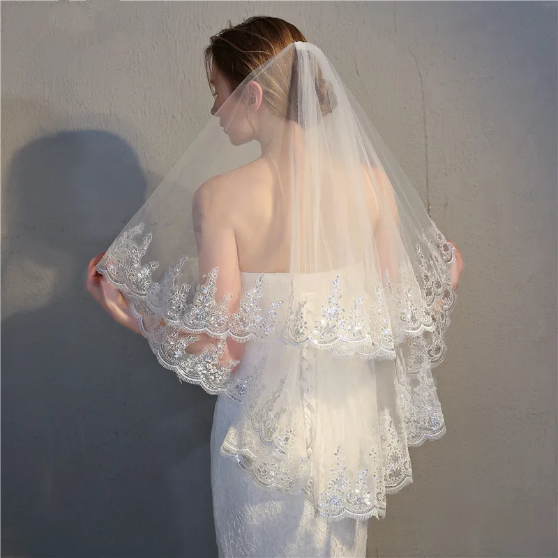 

Two Layers Short Veil White/Ivory Lace Edge Bridal Veils Fingertip Veil With Comb Wedding Accessories 2023 New Arrival