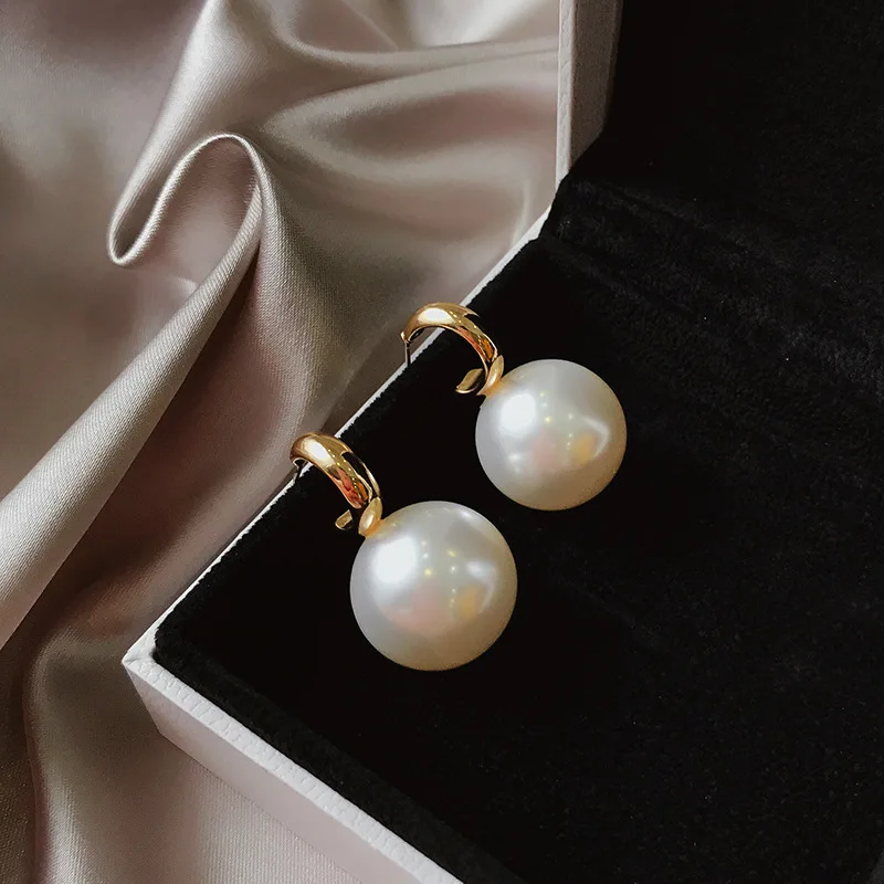 Korean Oversized Pearl Drop Earrings for Women Bohemian Golden Round Pearl Wedding Earrings Jewelry