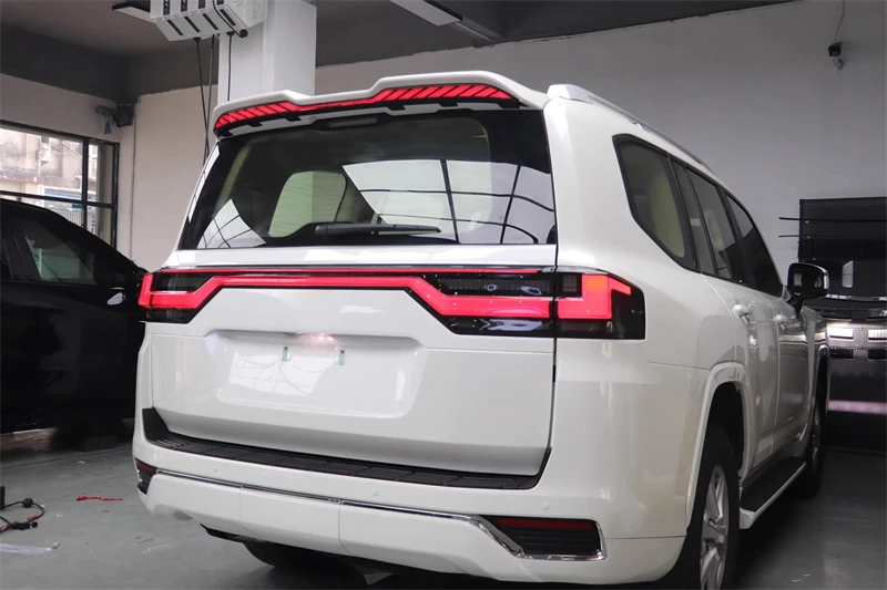 ����Ÿ ���� ũ���� LC300 2022-2023 ���� �̵� �������, ���̳��� ���� ���� LED ���� �̵�