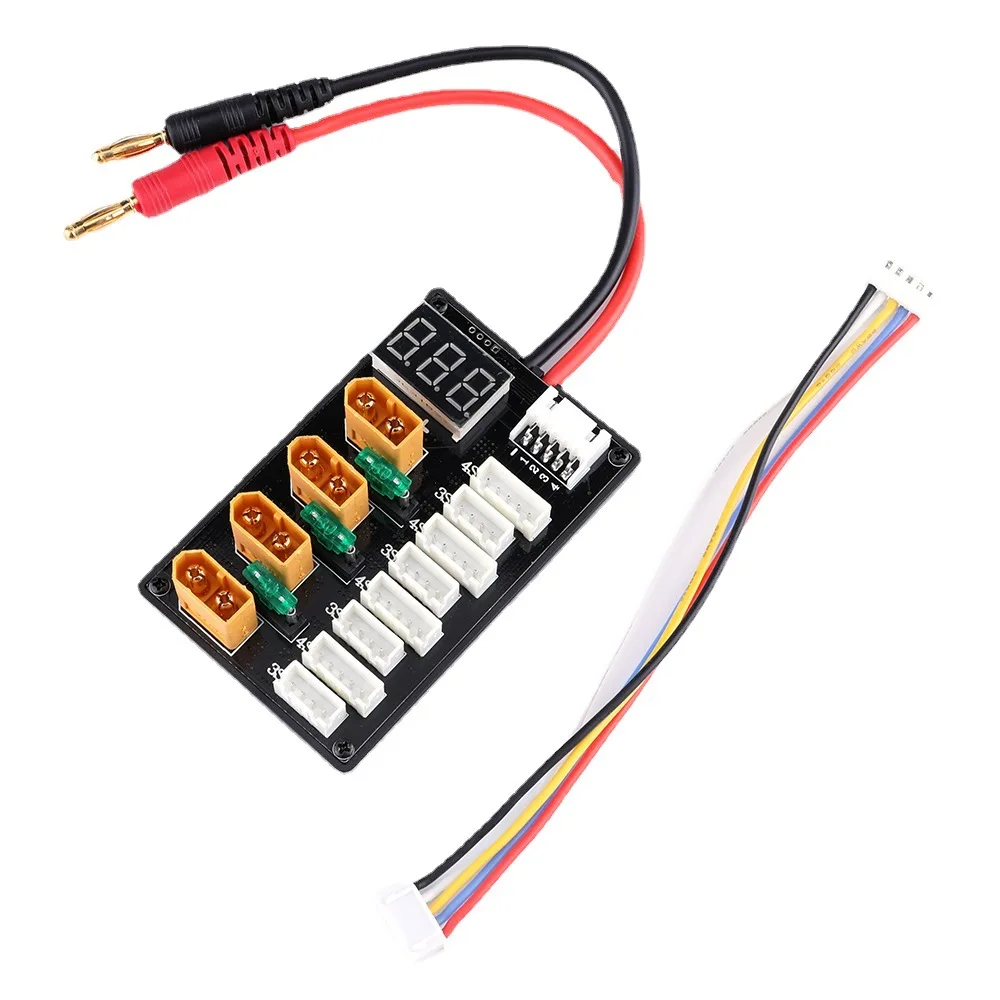 Gros plan sur le testeur de batterie Lipo XT60 XT30 montrant les connecteurs et le bouton de test