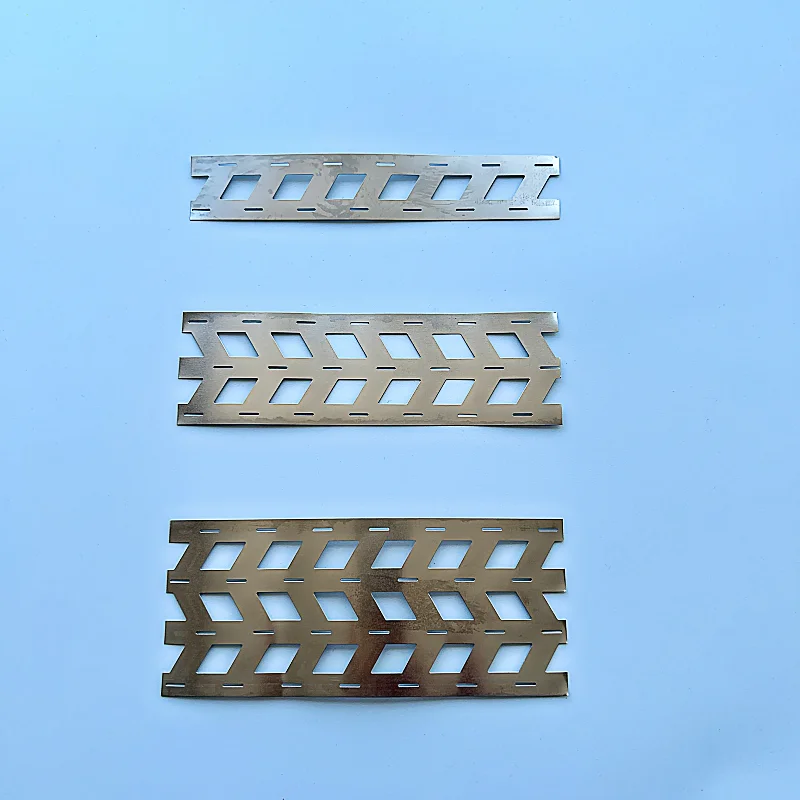 21700 배터리 홀 간격 21.5mm 연결판 스탬프 가공 SPCC 니켈 도금 1미터 병렬 연결 브래킷 없음 니켈 스트립