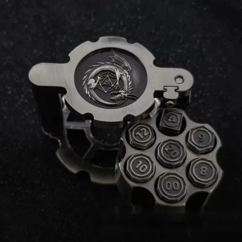아연 합금 리볼버 총알 주사위 세트 주사위 Cthulhu 보드 게임 주사위 엔터테인먼트 동창회 음주 테이블 게임 회전 가능한 다면체
