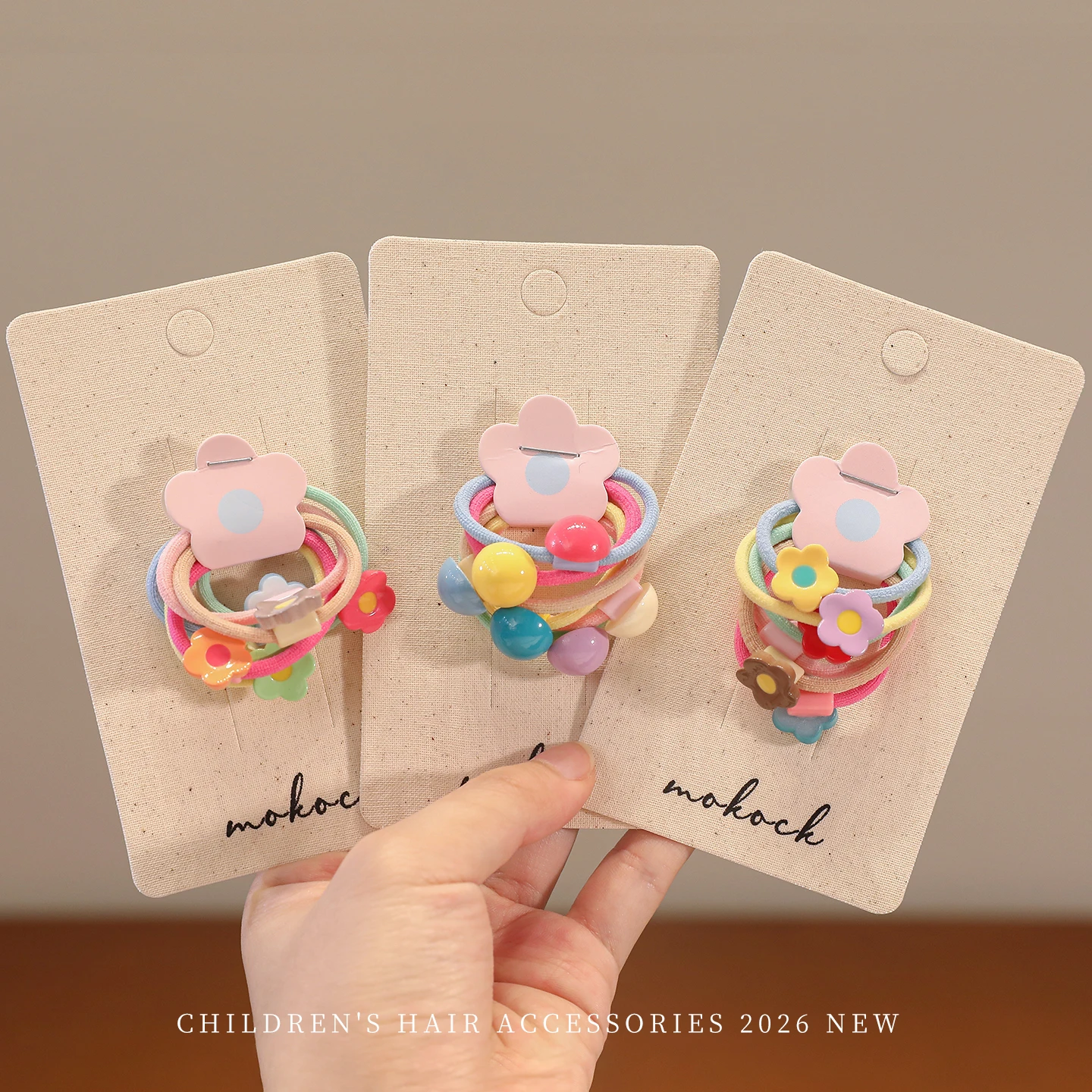 Élastiques à cheveux pour bébé, motif dessin animé mignon, haute élasticité, ne blesse pas les cheveux, élastiques colorés en forme de fleur et de bonbon pour tout-petits, accessoires capillaires pour
