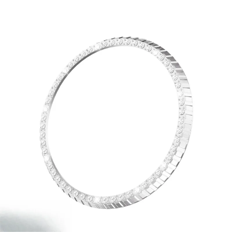 Luxurious Metal Bezel with Diamond Accents