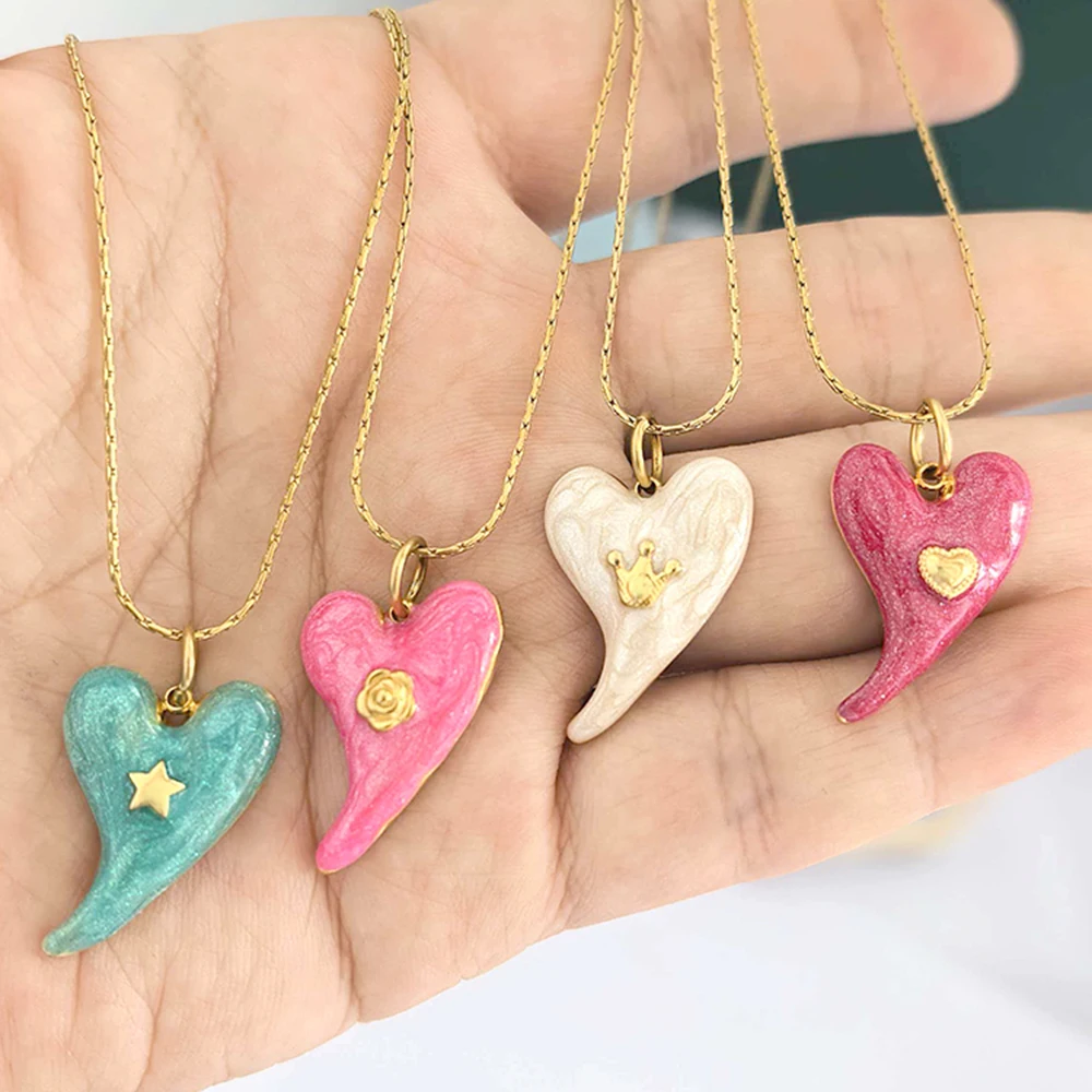 Herzförmiger Anhänger Halskette für Damen Choker mit Rosen-Stern-Kronen-Charm Edelstahl Schlanke Kette Goldfarben PVD Wasserfest Blau Weiß