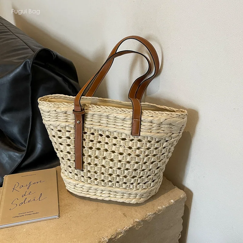 Women's New Grass Woven Bag Underarm Shoulder Bag High End Large Capacity Handbag Leisure Multi Functional Simple Beach