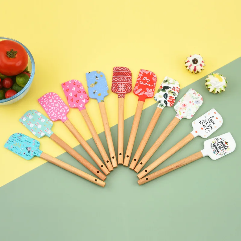 Christmas Themed Wooden Handle Pastry Batter Mixing Scraper Cake Cream Silicone Spatula Baking Decorating Tools
