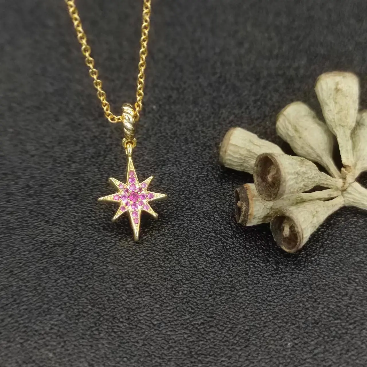 

DY Pink Necklace MARITIME NORTH STAR AMULET IN 18K YELLOW GOLD