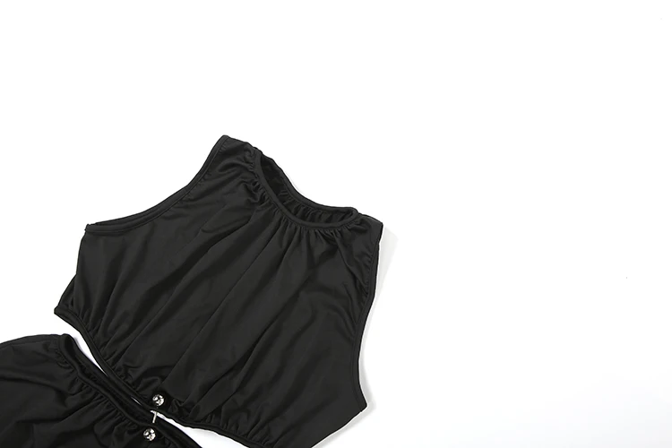 Mannequin portant une élégante robe de soirée longue