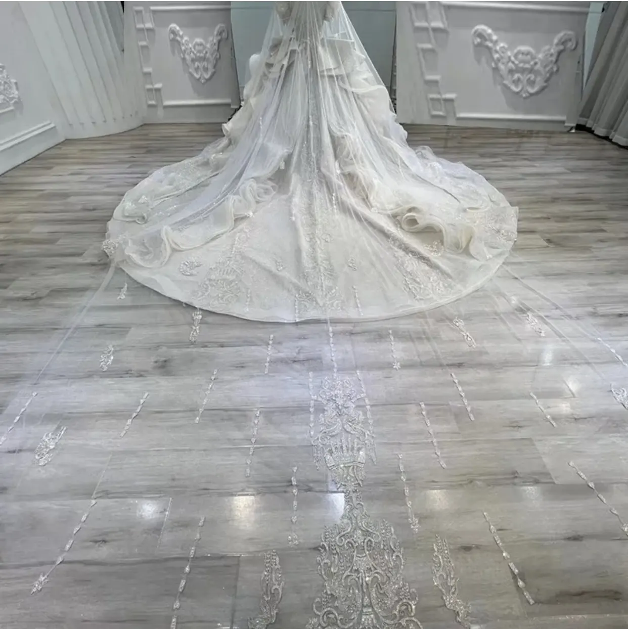 Рисунок 5 - Женское свадебное платье с жемчугом