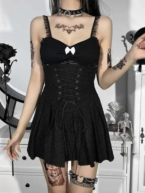 Sexy goth skirt with bandage
